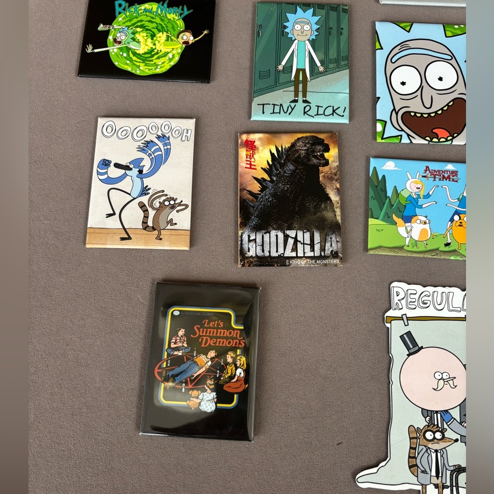 Assorted Cartoon and Movie Magnets - Picture 7 of 15